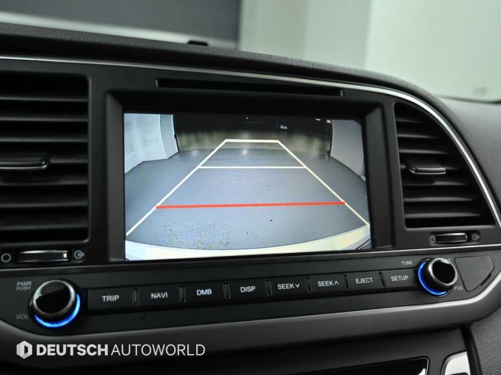 Hyundai Avante — photo 17