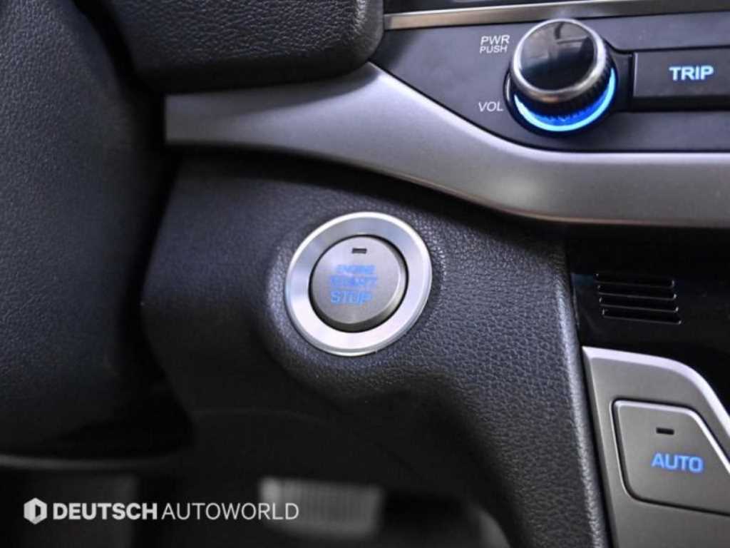 Hyundai Avante — photo 18