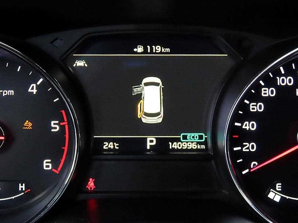 Kia Carnival — photo 09