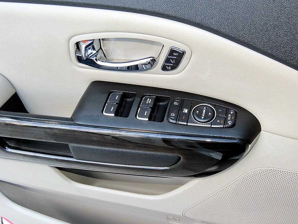 Kia Carnival — photo 11