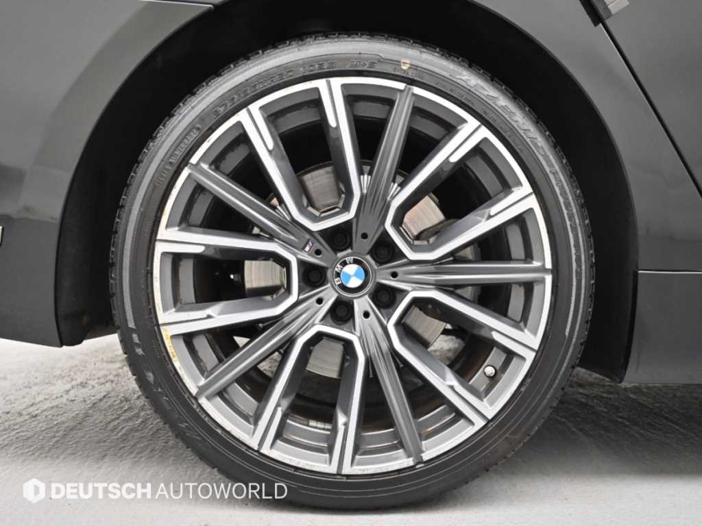 BMW 7-Series — photo 05