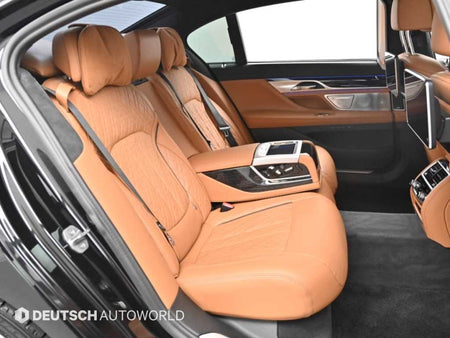 BMW 7-Series — photo 12