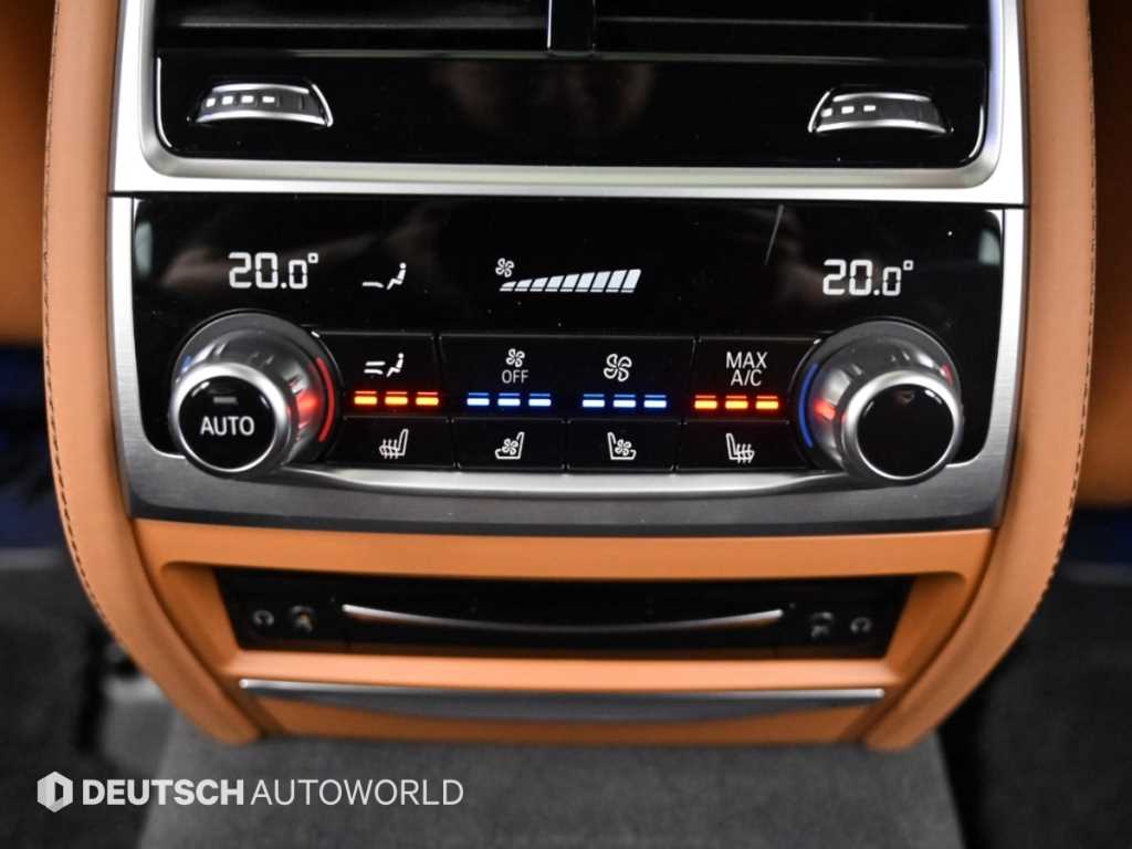 BMW 7-Series — photo 16
