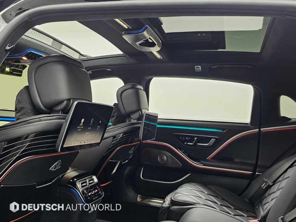 Mercedes-Benz S-Class — photo 18