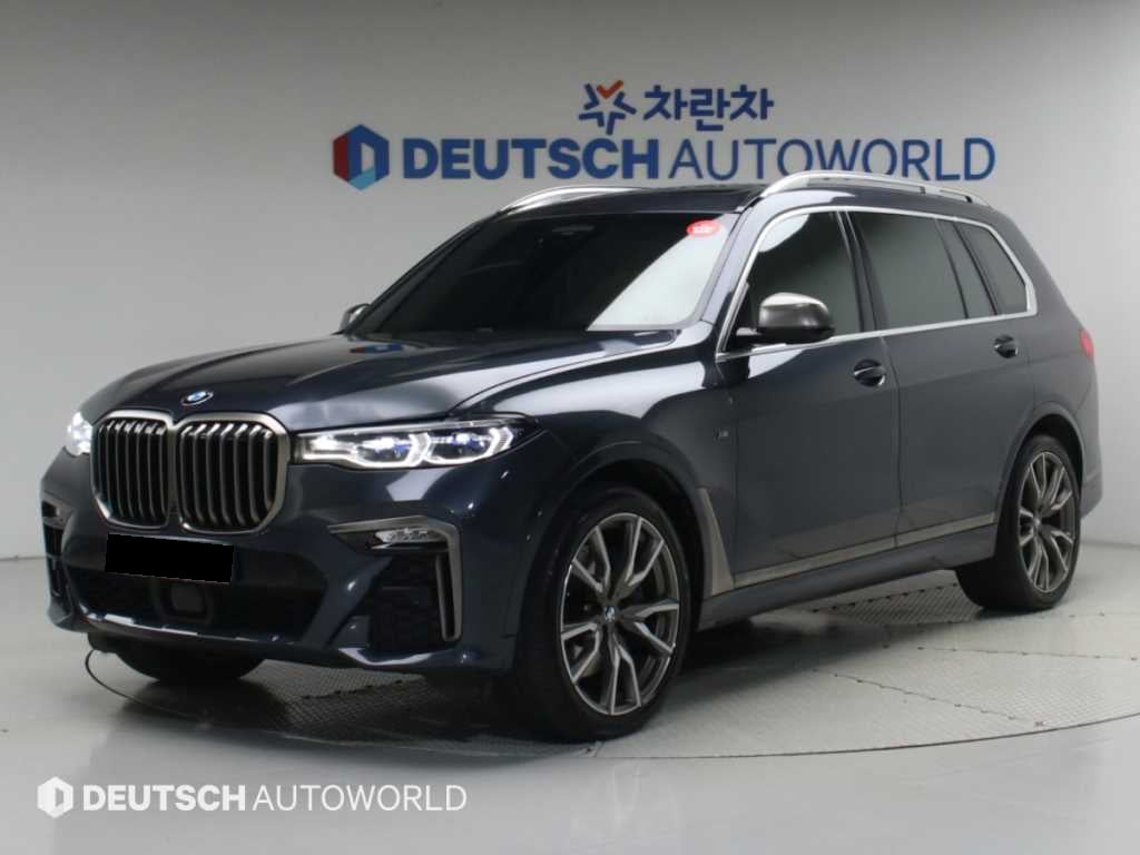 BMW X7 — photo 01