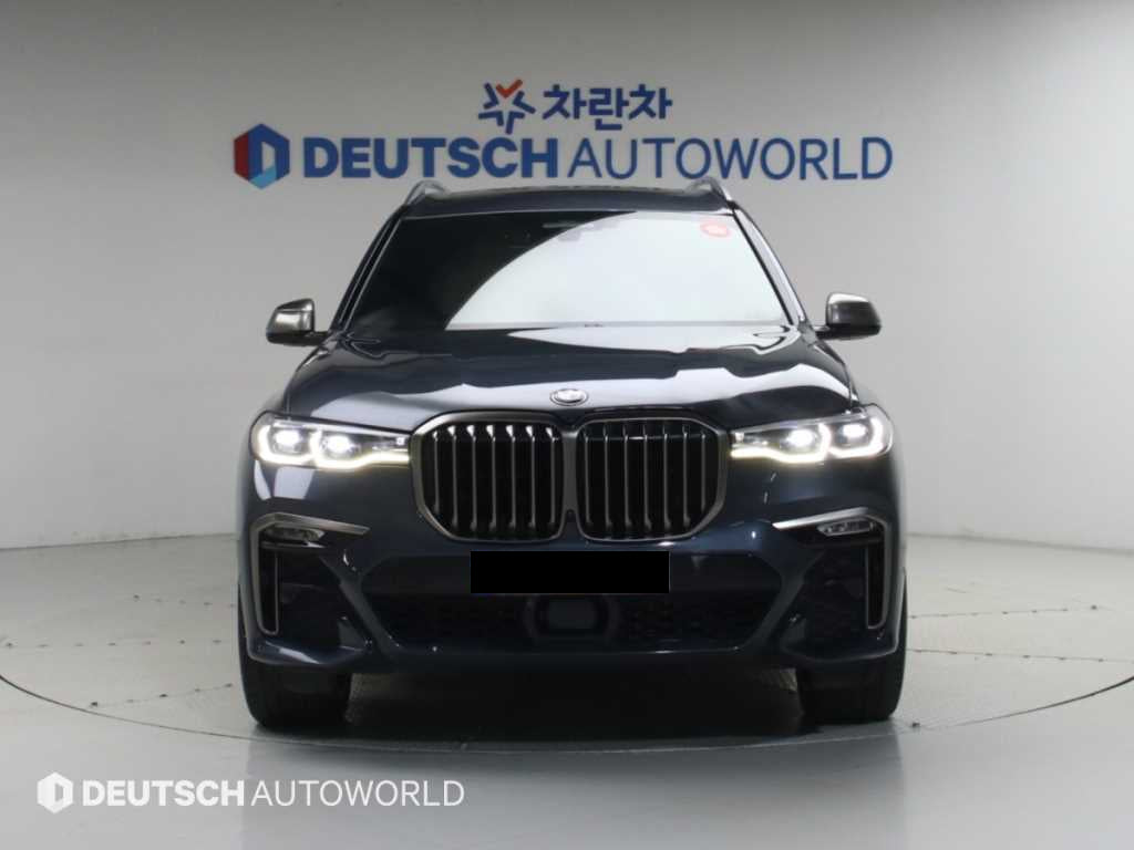 BMW X7 — photo 03
