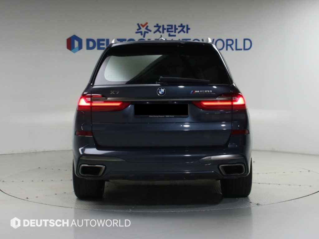 BMW X7 — photo 04