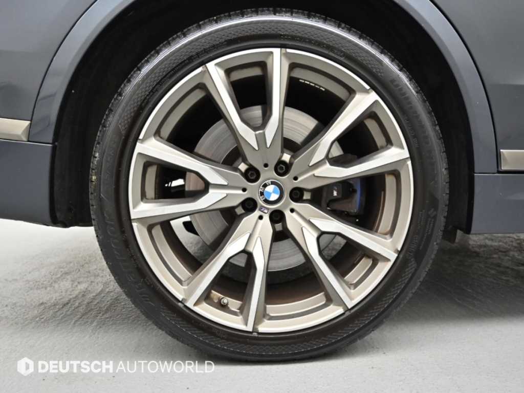BMW X7 — photo 05