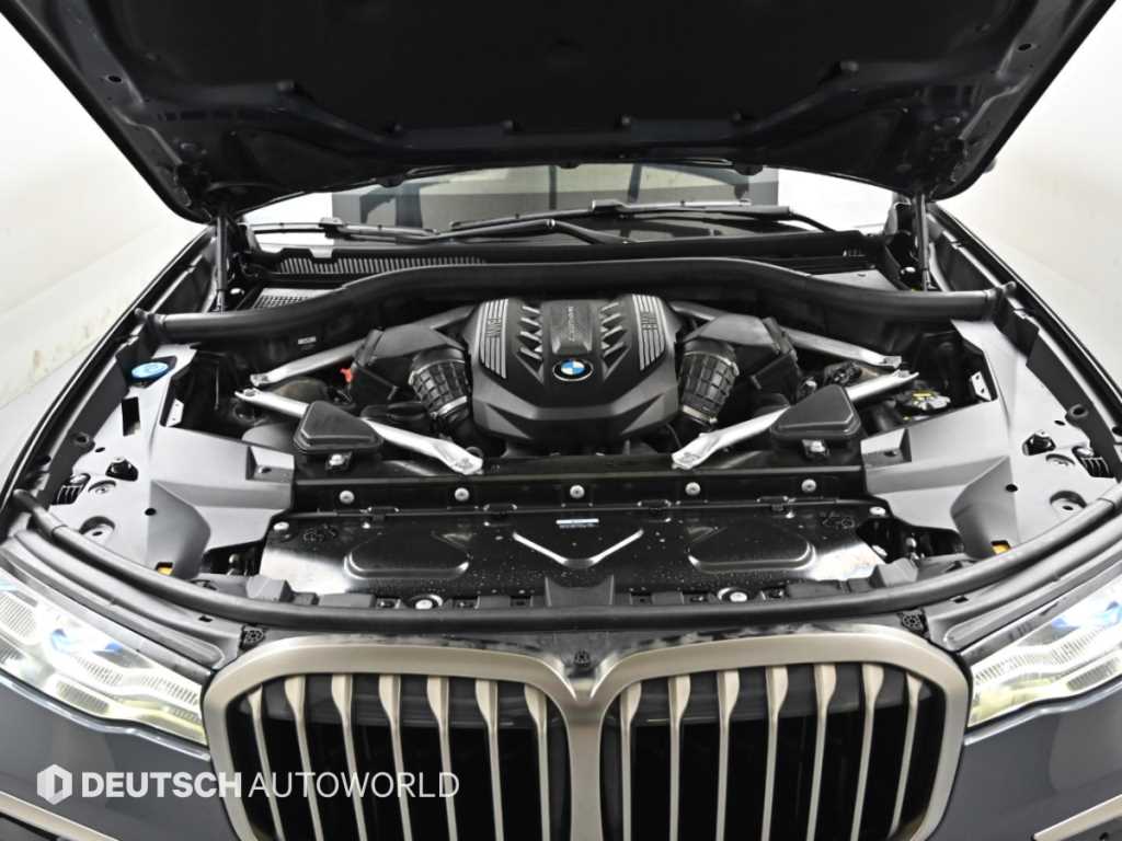 BMW X7 — photo 06