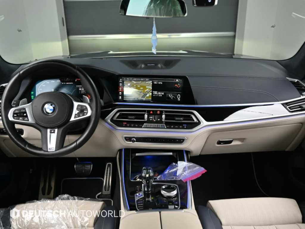BMW X7 — photo 07