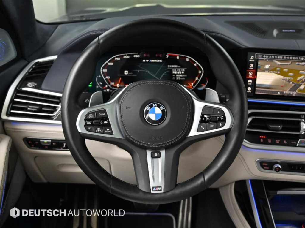 BMW X7 — photo 13