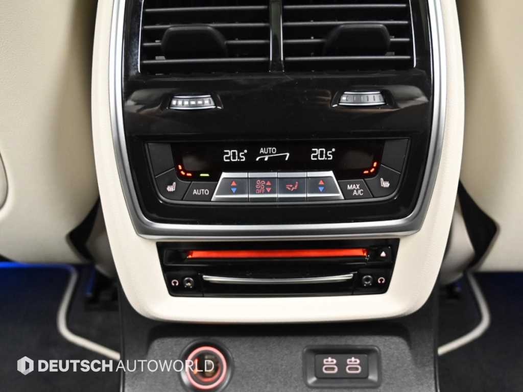 BMW X7 — photo 16