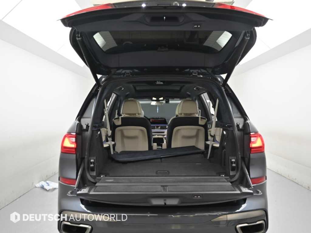 BMW X7 — photo 19