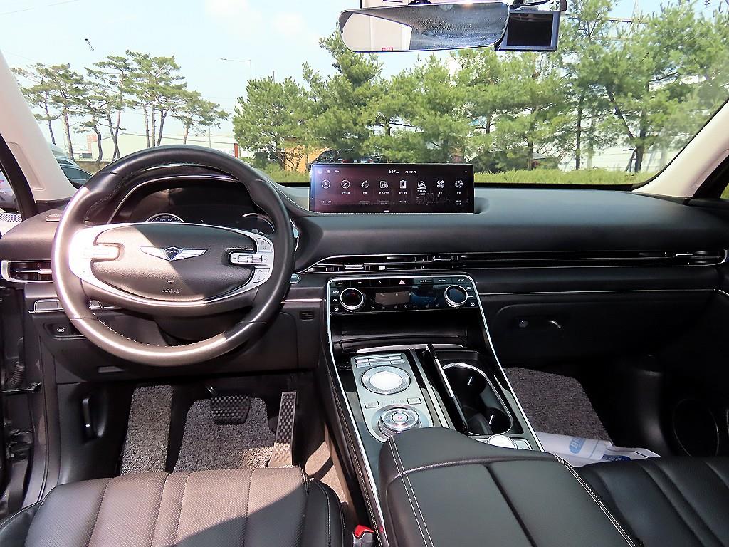 Genesis GV80 — photo 07