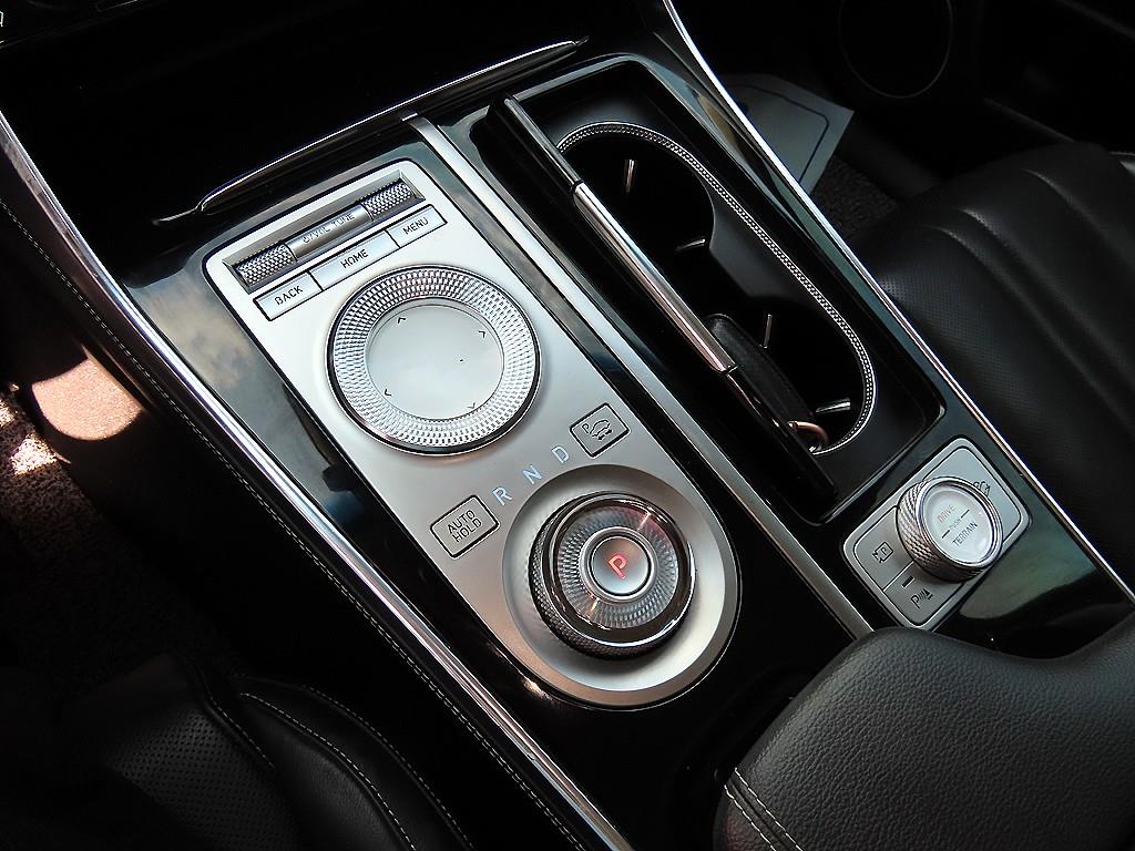 Genesis GV80 — photo 10