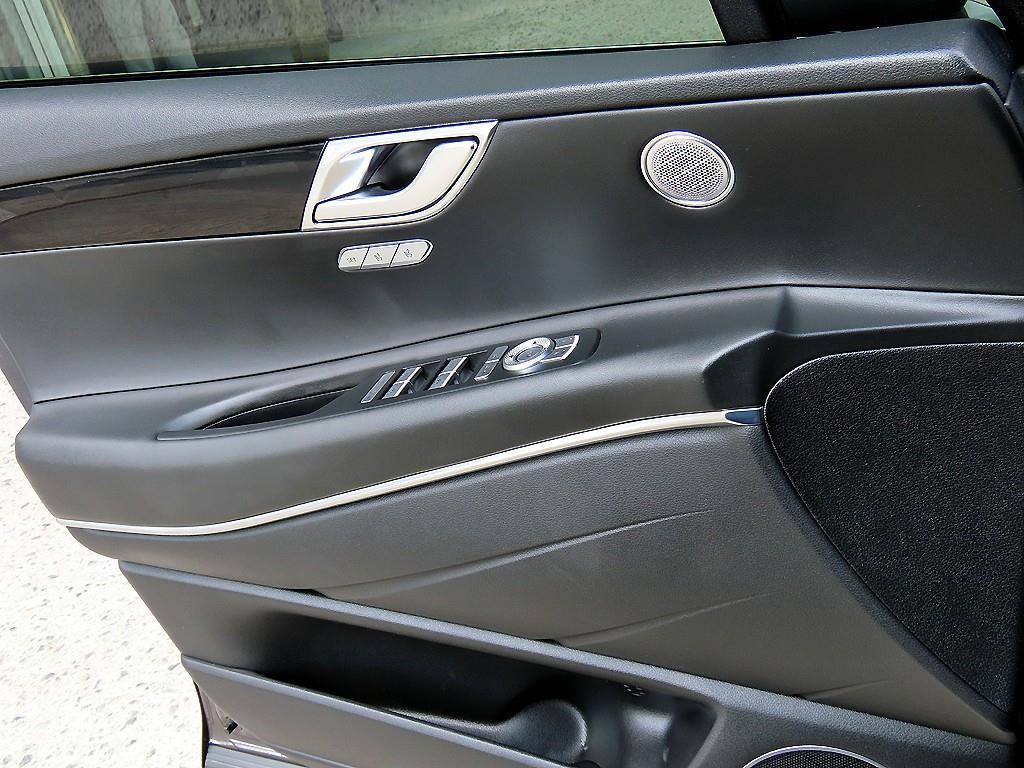 Genesis GV80 — photo 11