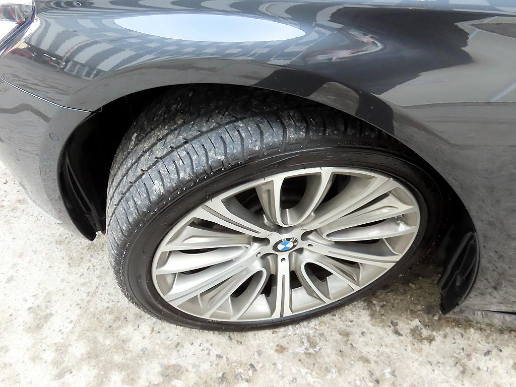BMW 7-Series — photo 20