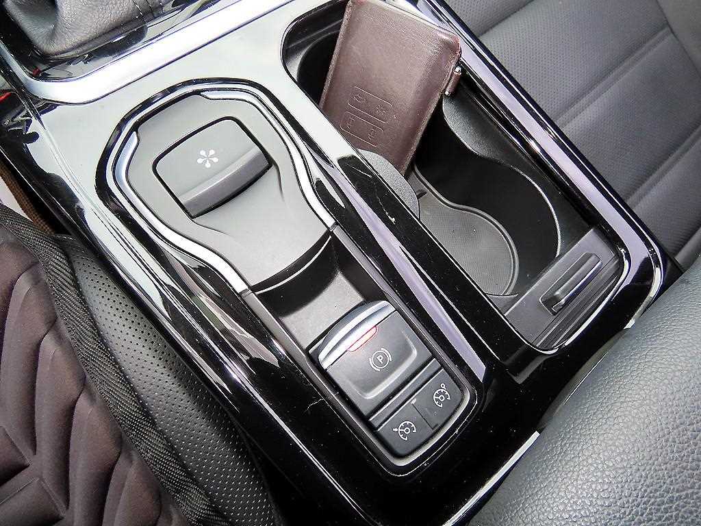 RENAULT SM6 — photo 12