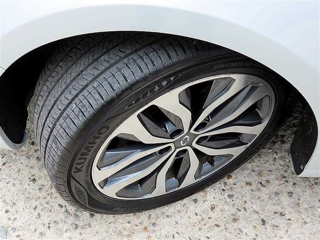 RENAULT SM6 — photo 19