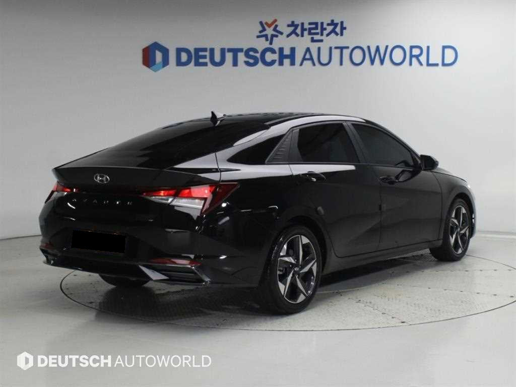 Hyundai Avante — photo 02