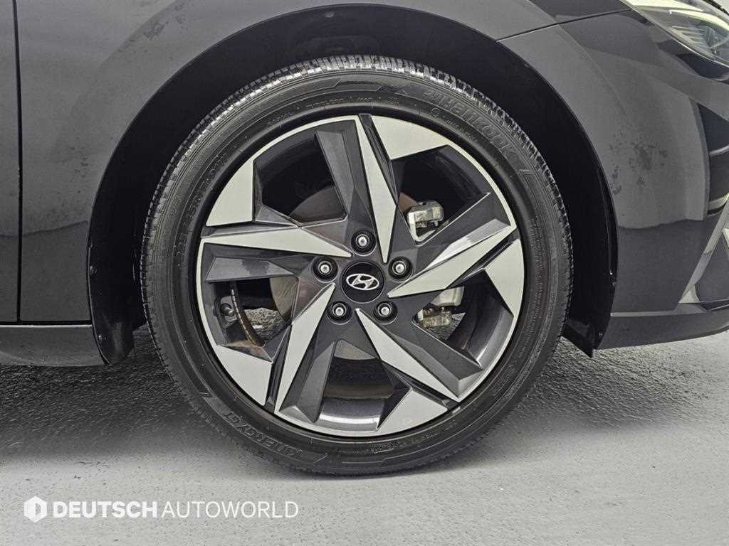 Hyundai Avante — photo 05