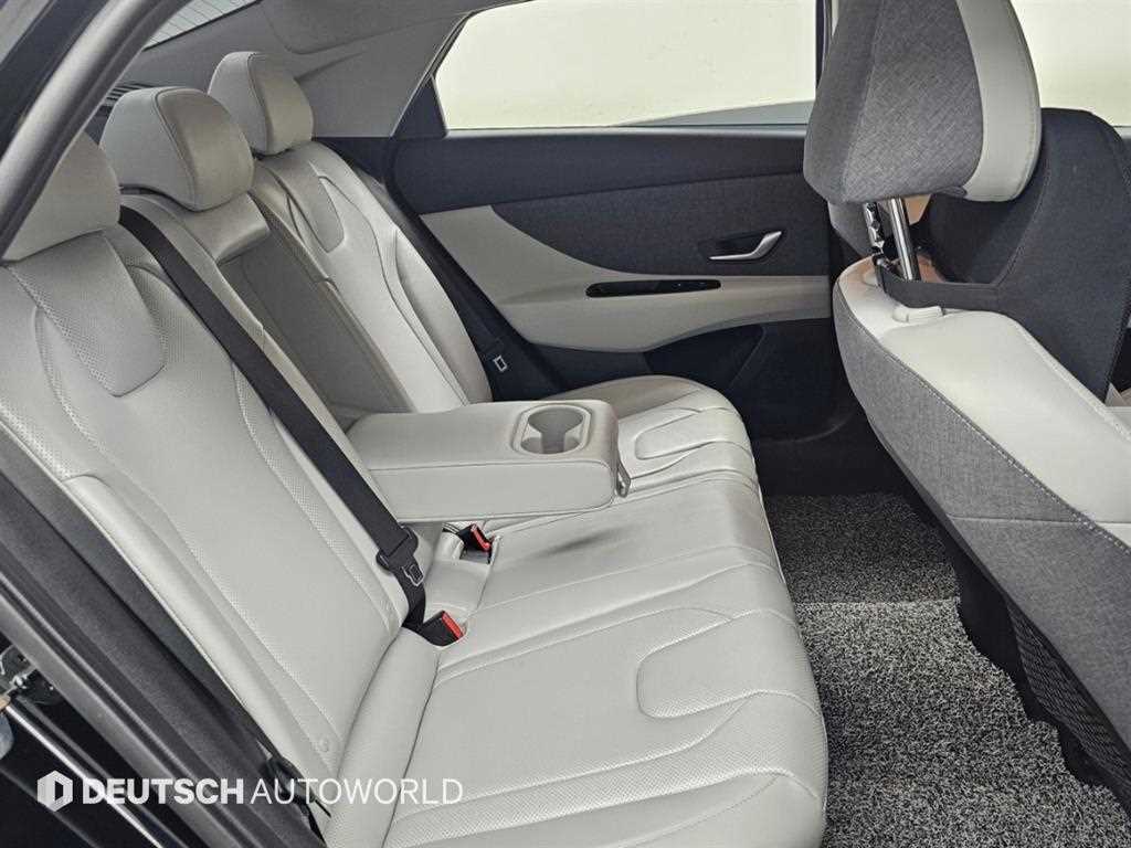 Hyundai Avante — photo 12