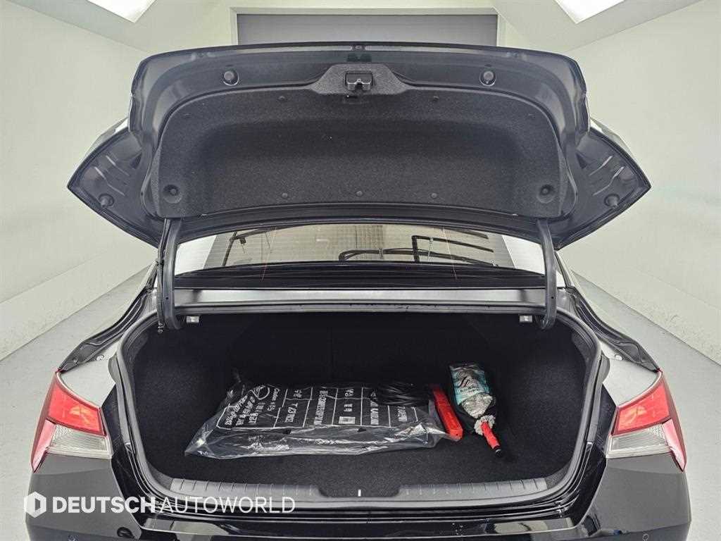 Hyundai Avante — photo 19
