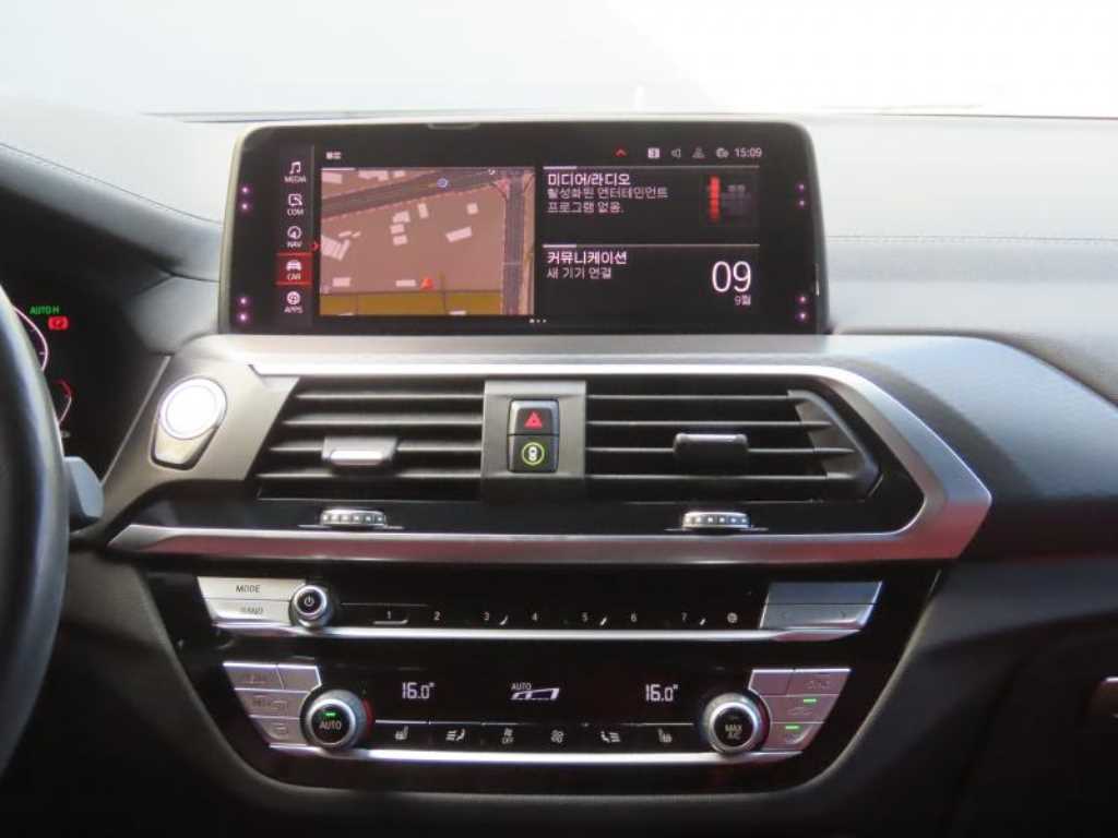 BMW X4 — photo 12