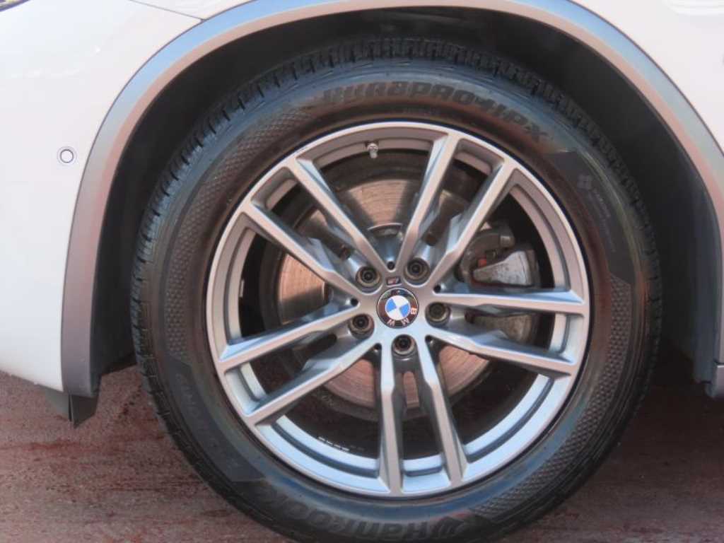 BMW X4 — photo 20