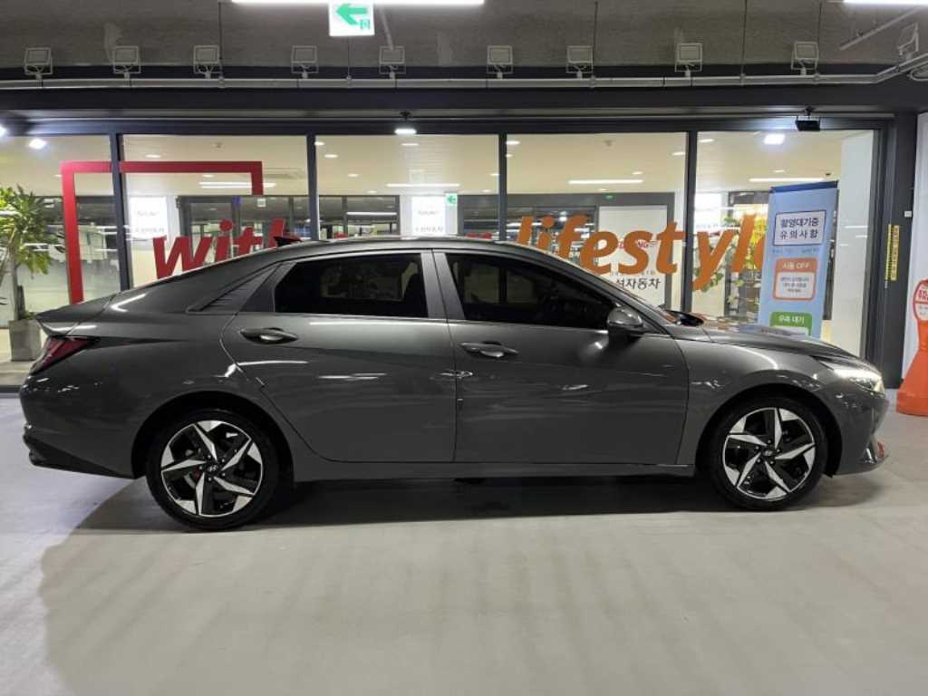 Hyundai Avante — photo 03