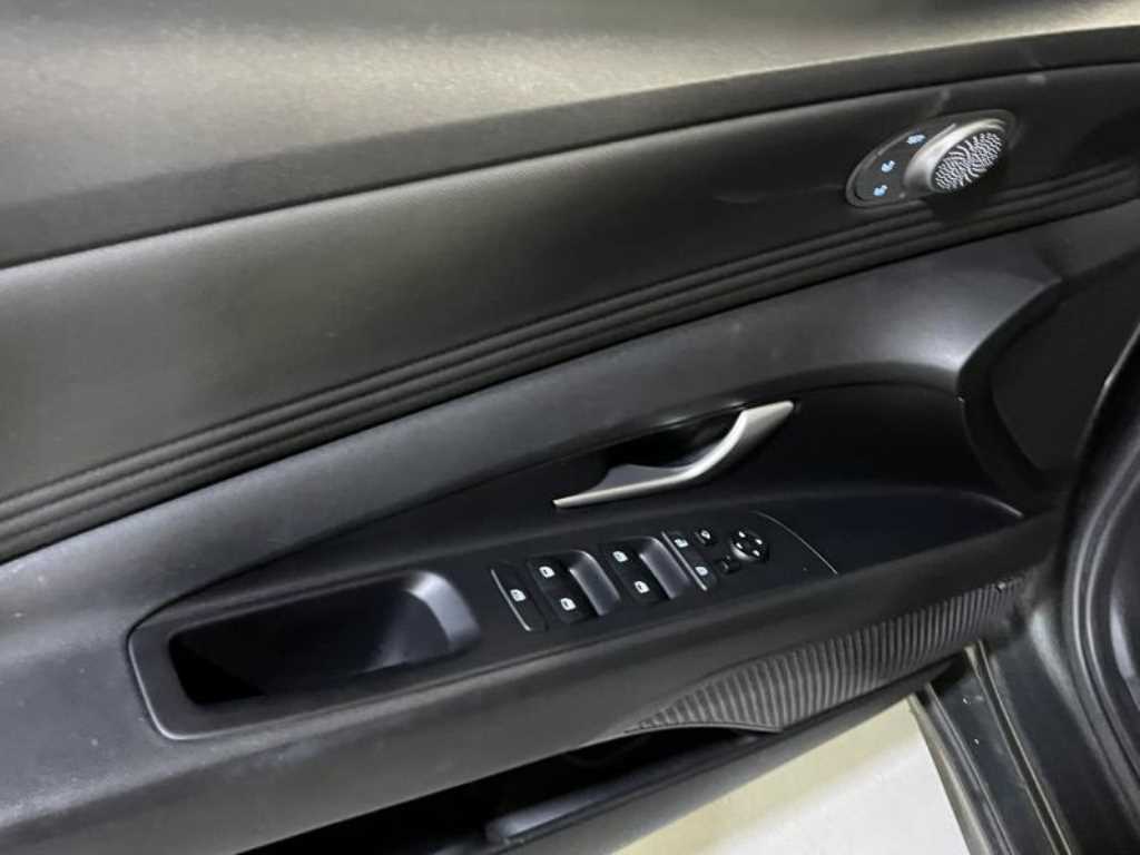 Hyundai Avante — photo 12