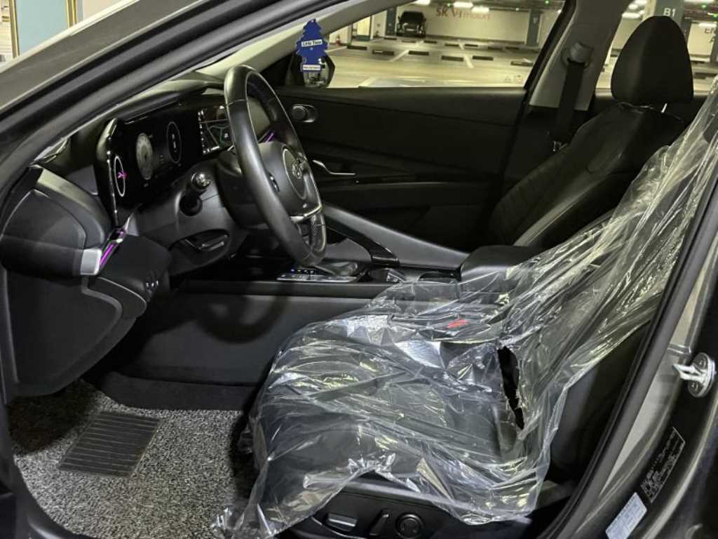 Hyundai Avante — photo 13
