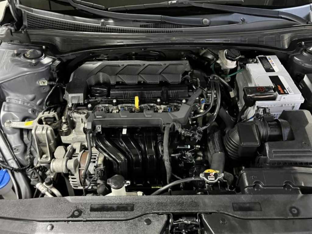 Hyundai Avante — photo 17
