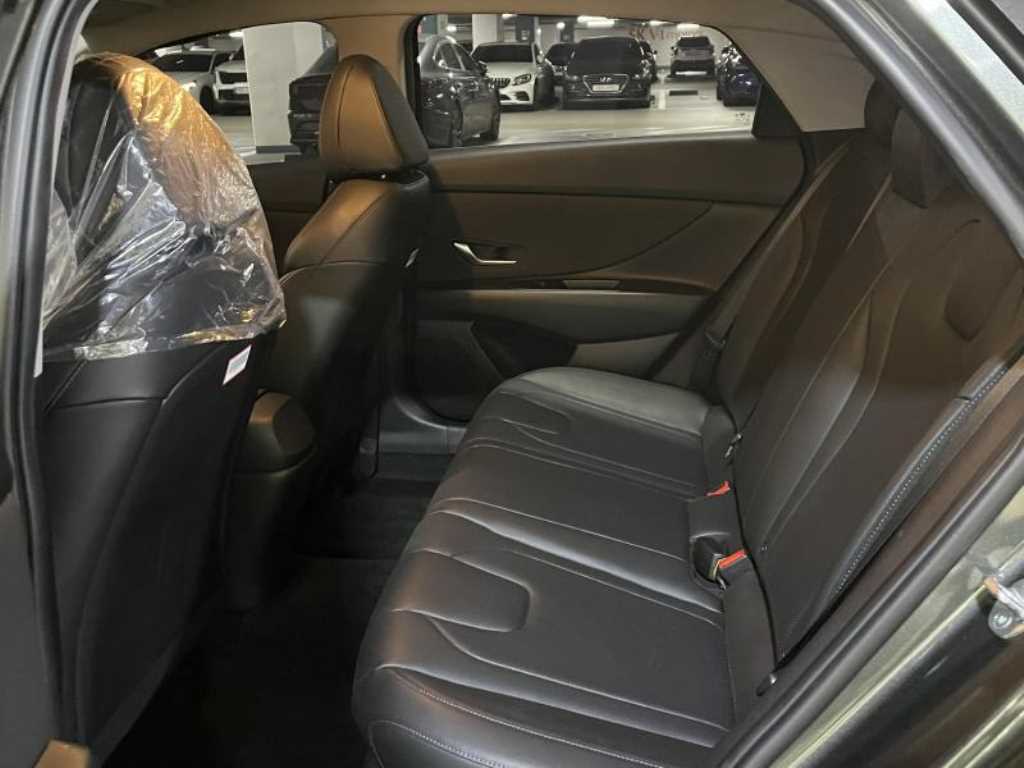 Hyundai Avante — photo 06