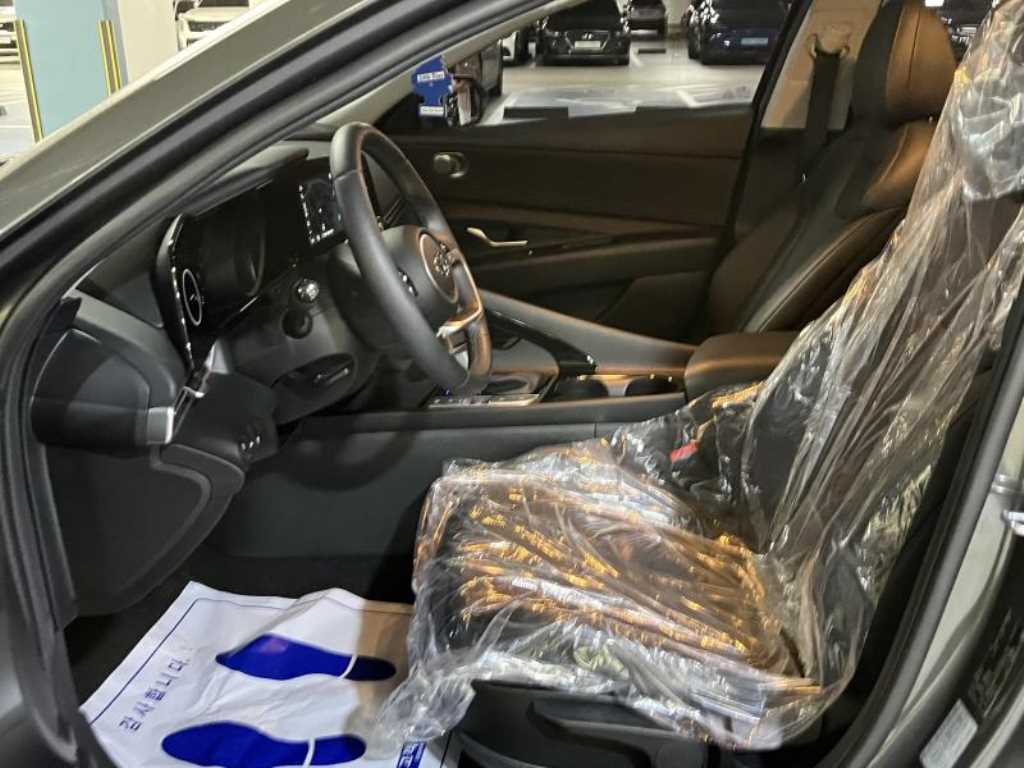 Hyundai Avante — photo 11