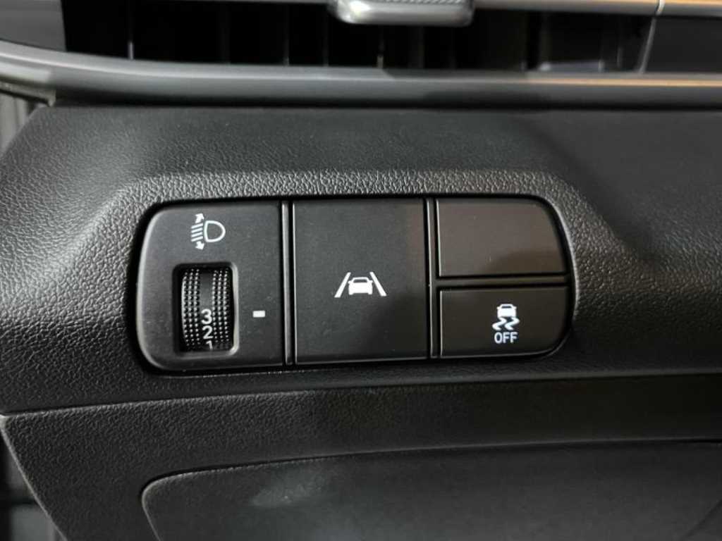 Hyundai Avante — photo 13