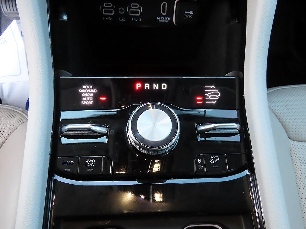 Jeep Cherokee — photo 11