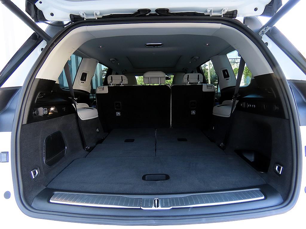 Jeep Cherokee — photo 17