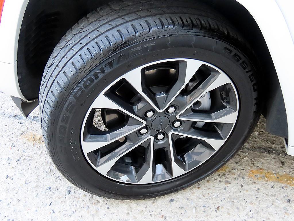 Jeep Cherokee — photo 20