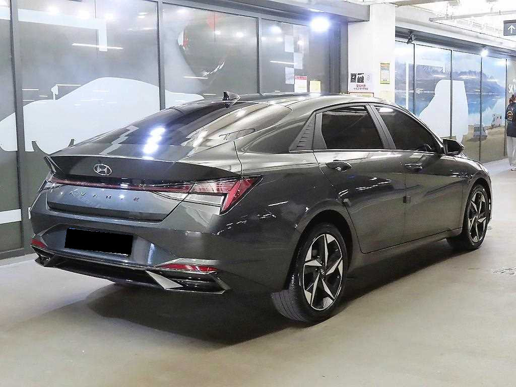 Hyundai Avante — photo 04