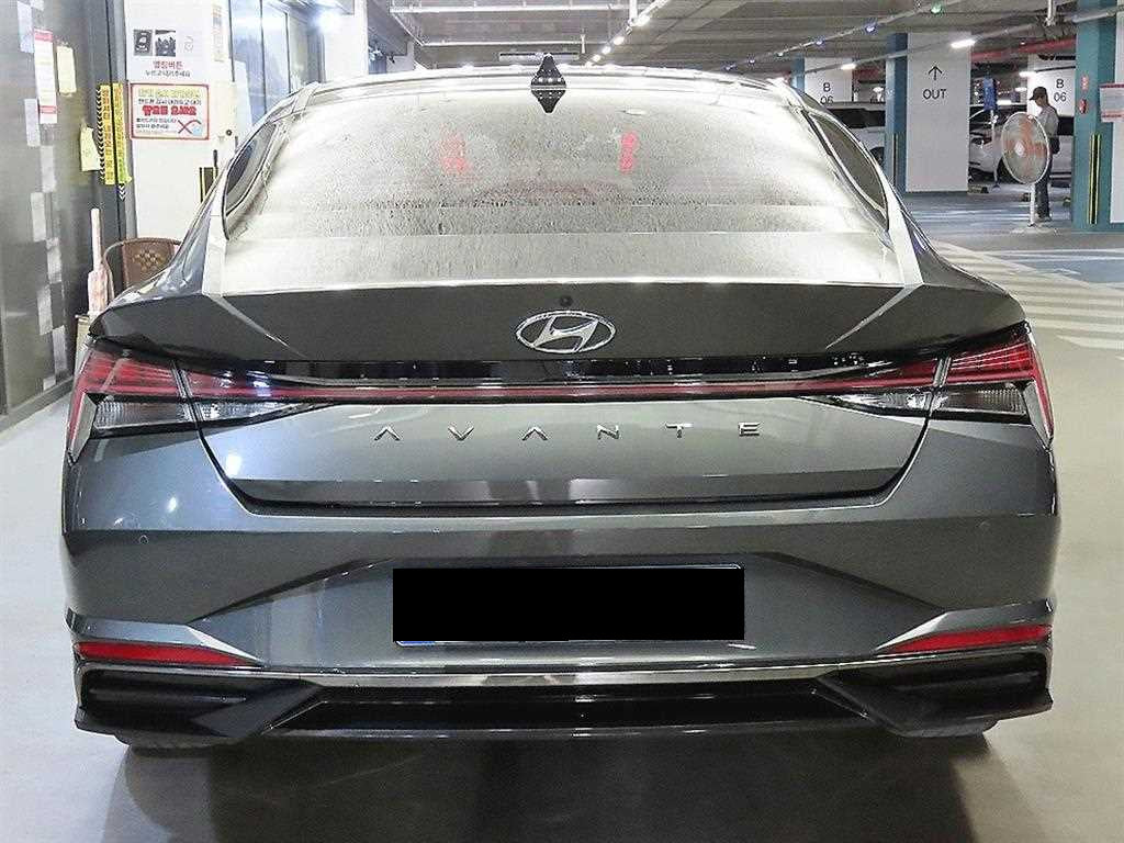 Hyundai Avante — photo 05