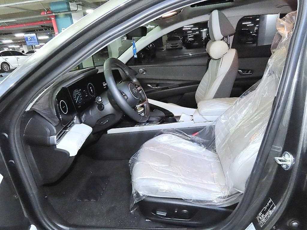 Hyundai Avante — photo 06