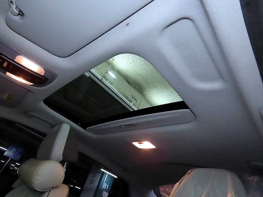Hyundai Avante — photo 18