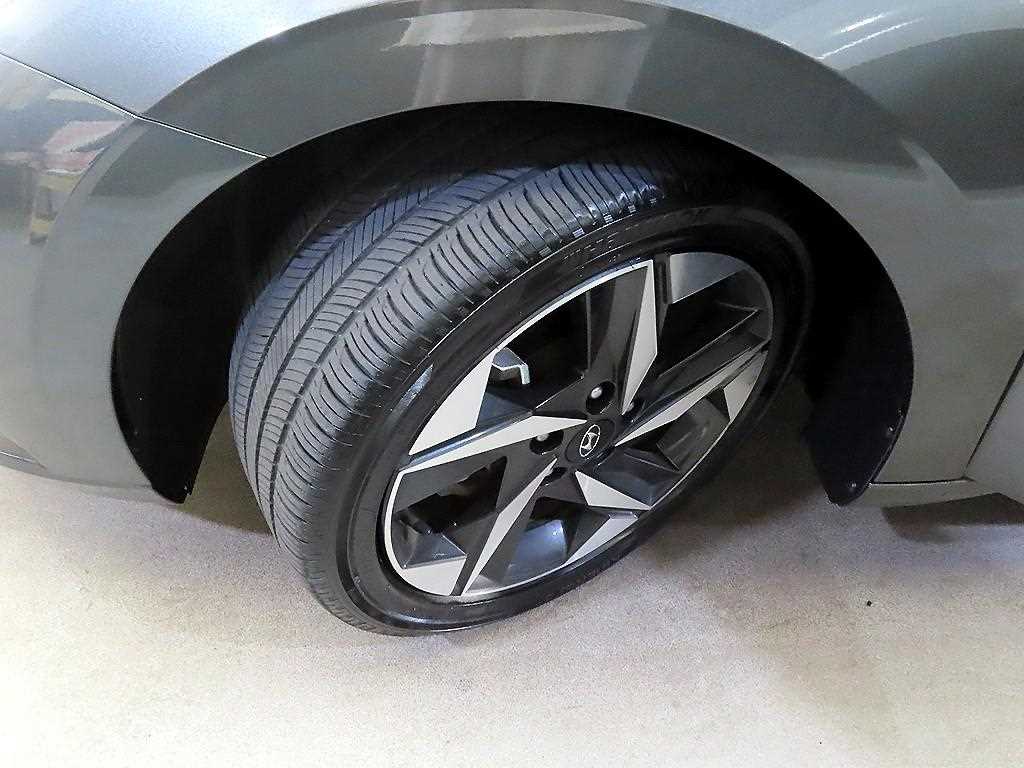 Hyundai Avante — photo 20