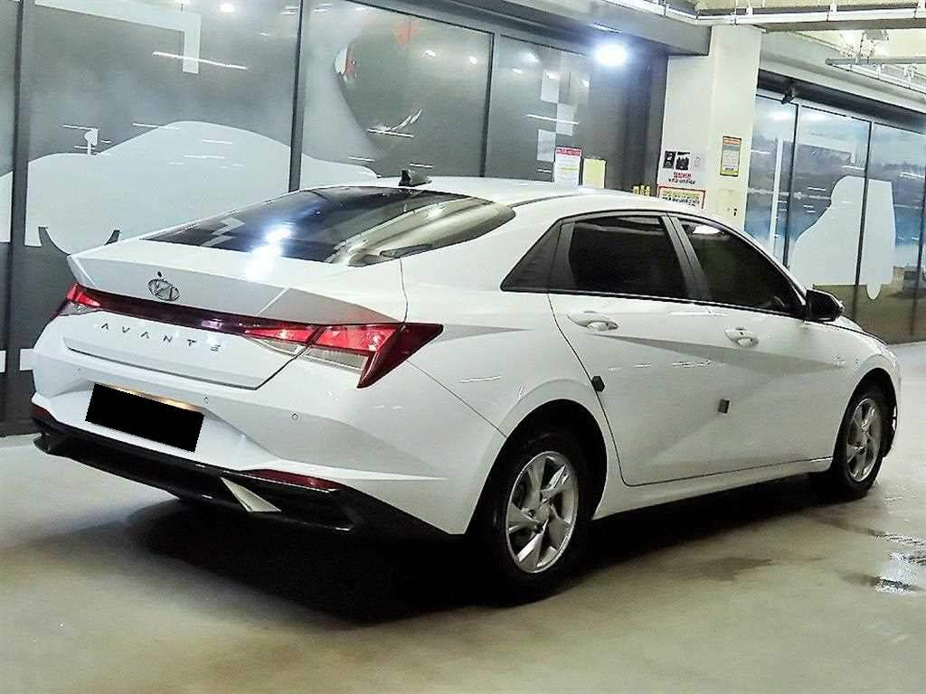 Hyundai Avante — photo 04