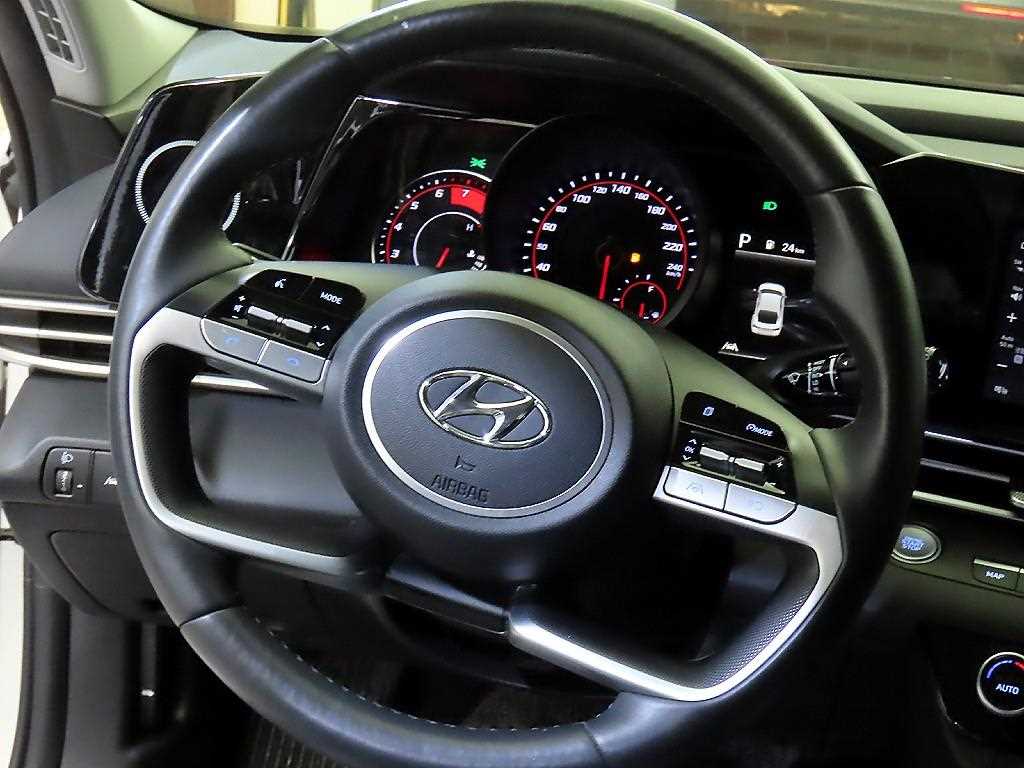 Hyundai Avante — photo 08
