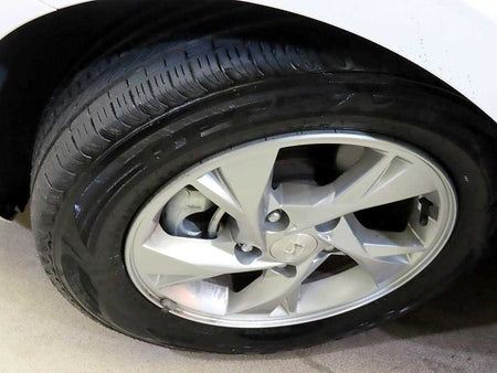 Hyundai Avante — photo 18