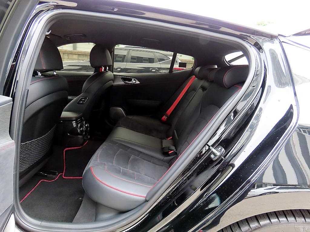 Kia Stinger — photo 06