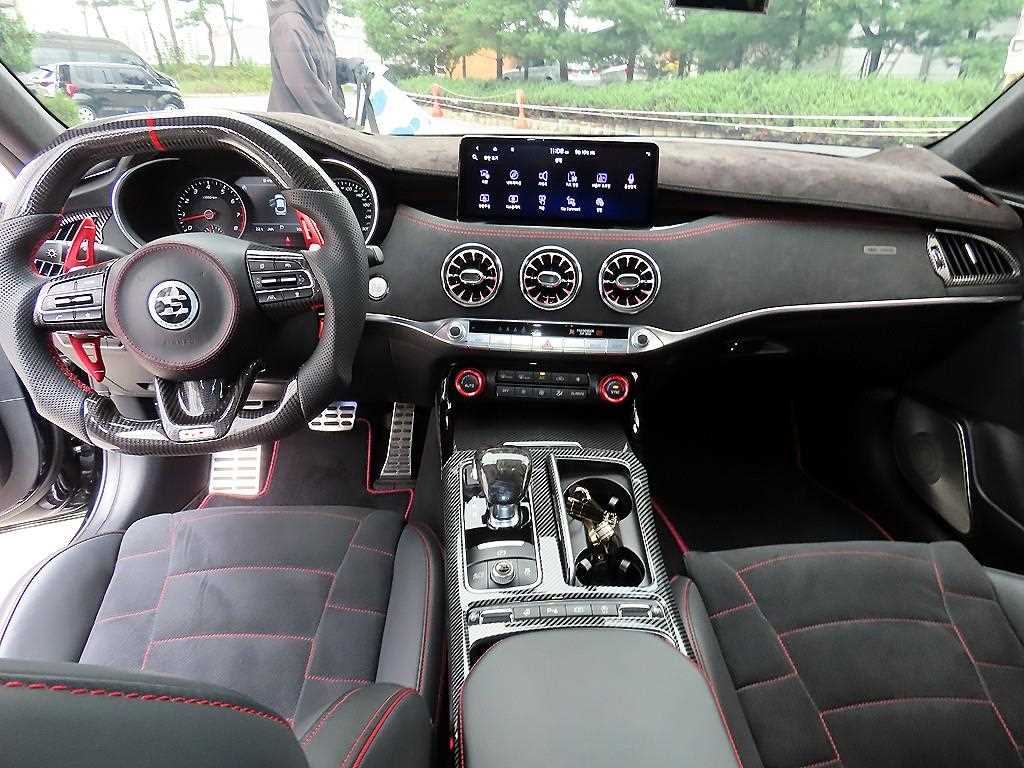 Kia Stinger — photo 07