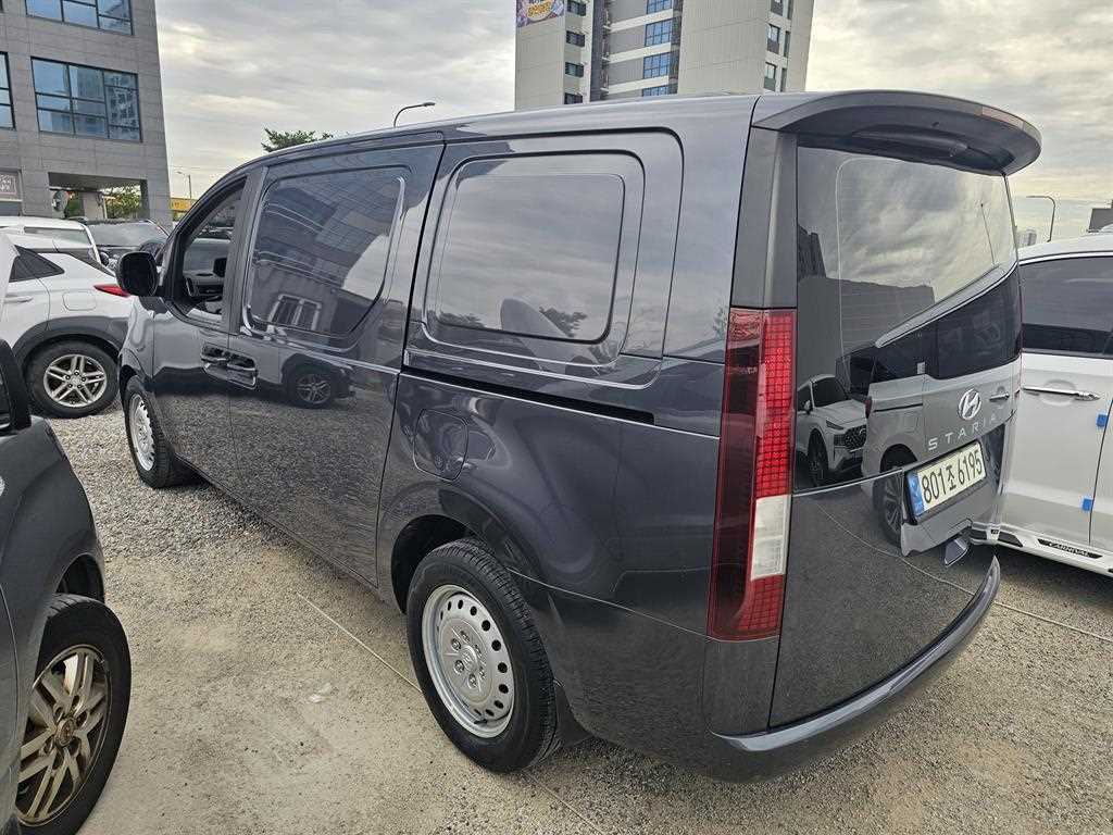 Hyundai Staria — photo 03